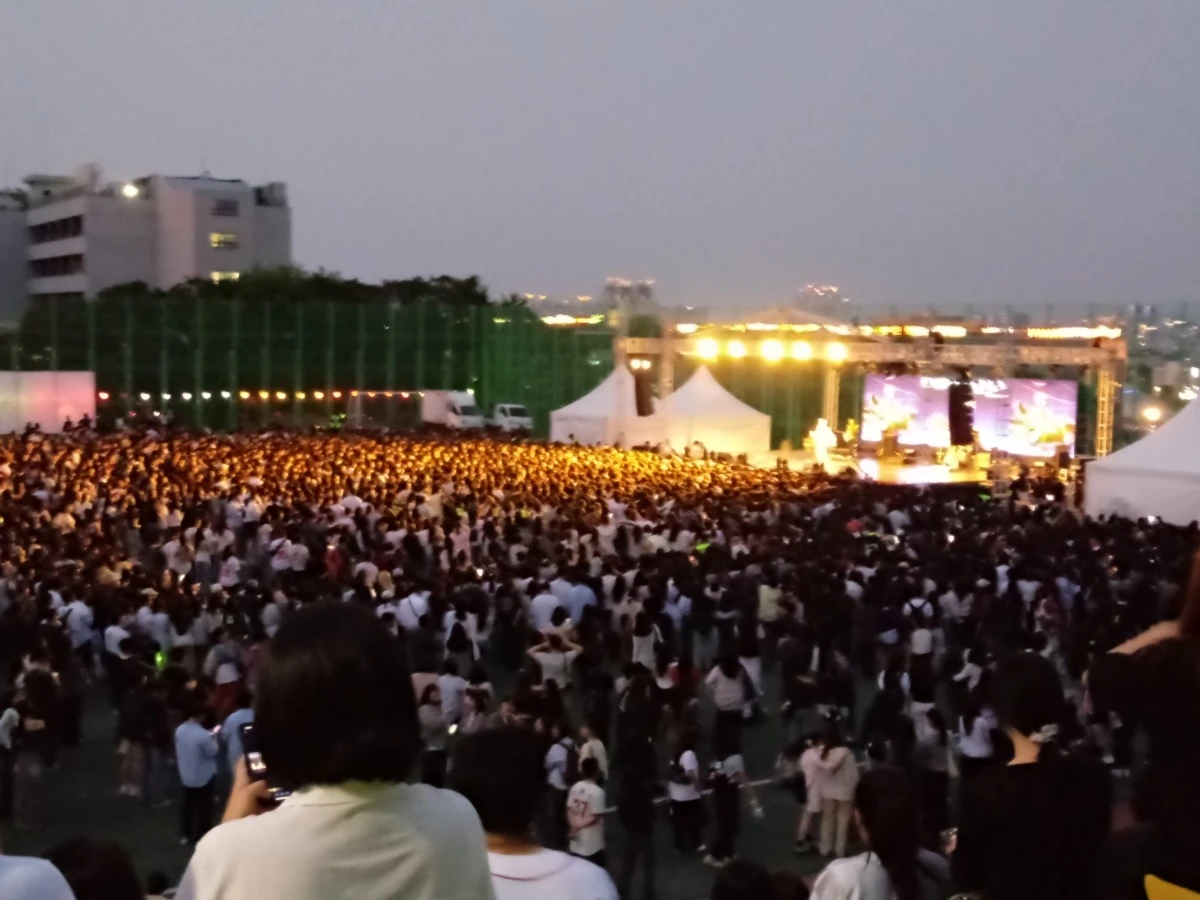 동국대 지금 축제 현장